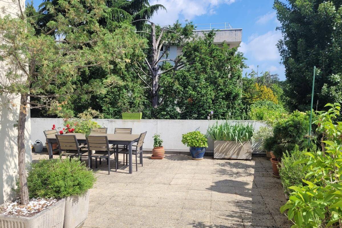 Appartement 4 pièces 93 m² · à Ville-d'Avray · 93 m² · 649 000 €