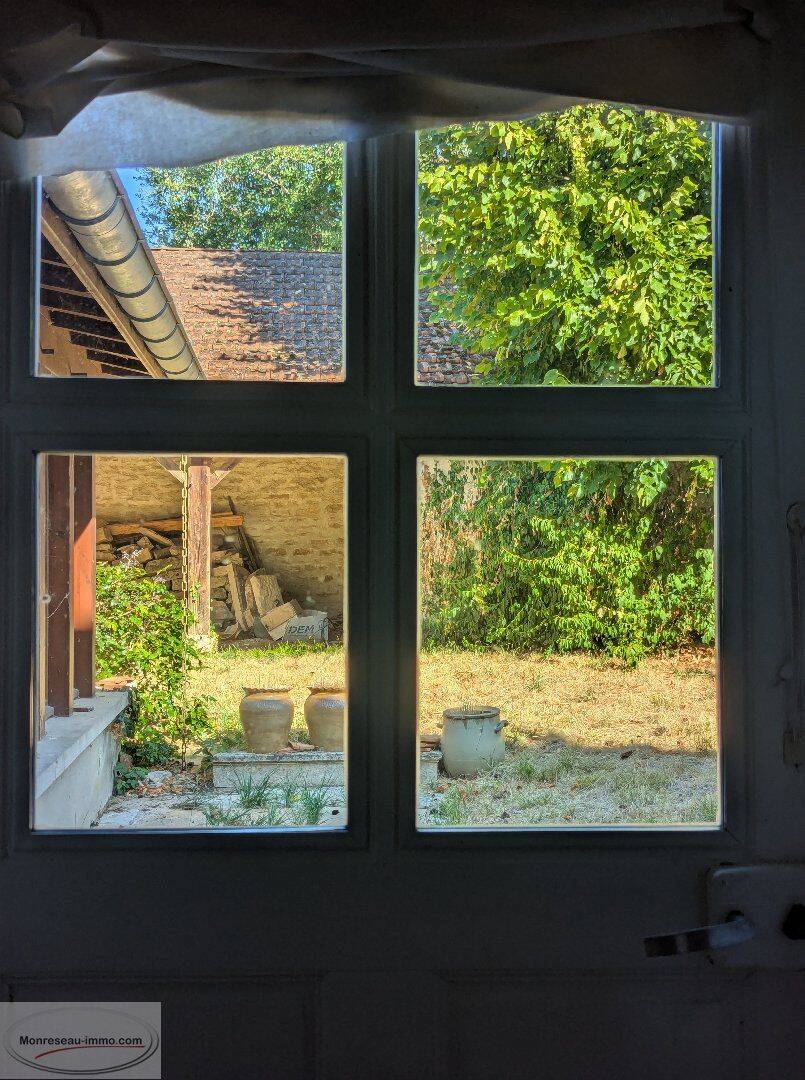 Maison 7 pièces 159 m² · à Saint-Ambreuil · 159 m² · 195 000 €