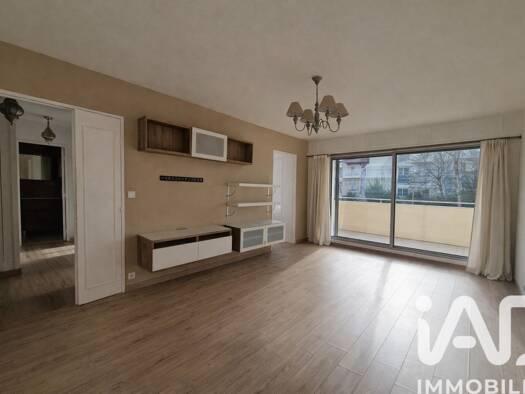 Appartement à vendre 170 000 € 2 pièces 1 chambre 52 m² RDC/4 Franche Conté Les Ulis 91940