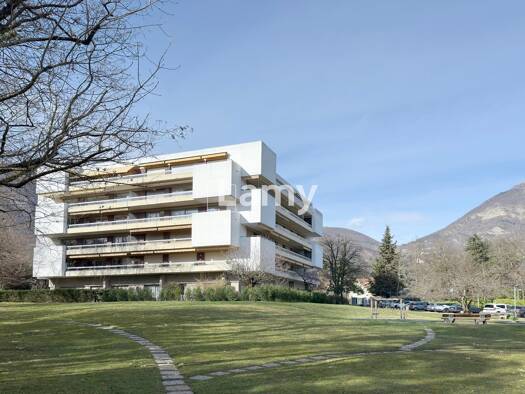 Appartement à vendre 285 000 € 2 pièces 1 chambre 80,1 m² 3ème étage Ayguinards Meylan 38240