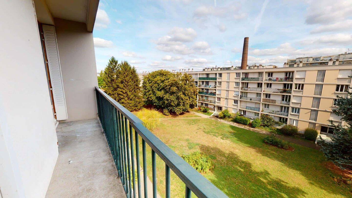Room in Rue Francis de Pressensé, Villeurbanne for 69 m² with 3 — 7