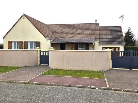 Maison de plain-pied à vendre 210 000 € 5 pièces 4 chambres 99,8 m² 930 m² de terrain La Madeleine-de-Nonancourt 27320