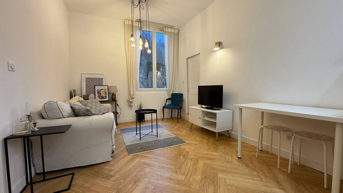 Appartement 2 pièces 28 m² · à Aix-en-Provence · 28 m² · 855 €