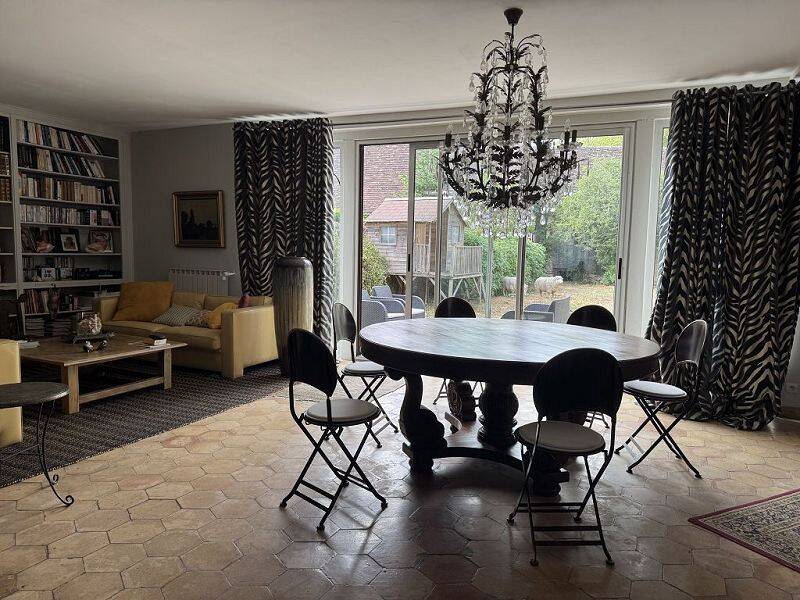 Maison 7 pièces 400 m² · à Vallery · 400 m² · 370 000 €