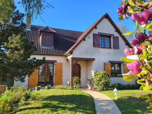 Maison à vendre 440 000 € 5 pièces 3 chambres 140 m² 750 m² de terrain Vaux-le-Pénil 77000