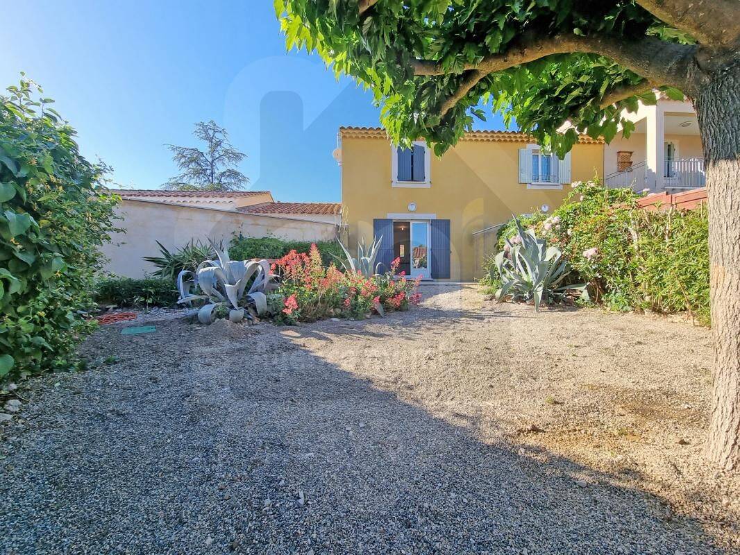 Maison 3 pièces 70 m² · à Piolenc · 70 m² · 868 €