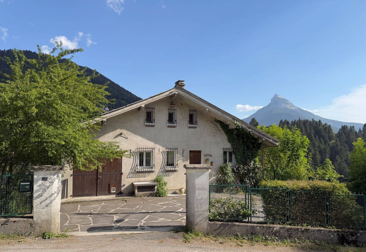 Maison 6 pièces 196 m² · à Saint-Pierre-de-Chartreuse · 196,3 m² · 257 000 €