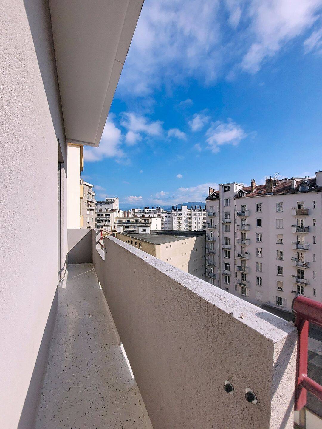 Appartement 3 pièces 66 m² · à Grenoble · 66 m² · 180 000 €