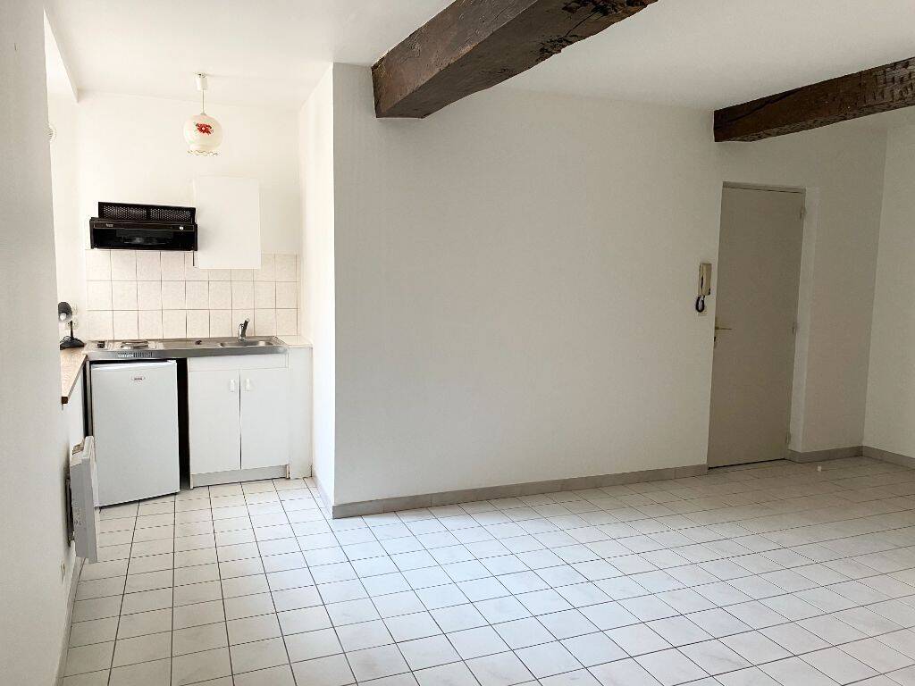 Appartement 1 pièce 24 m² · à Chaumont · 24 m² · 305 €