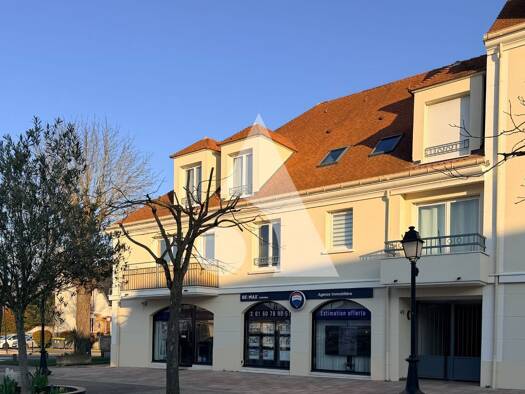 Appartement à vendre 155 000 € 2 pièces 1 chambre 43 m² Étage 1/3 Le Coudray-Montceaux 91830