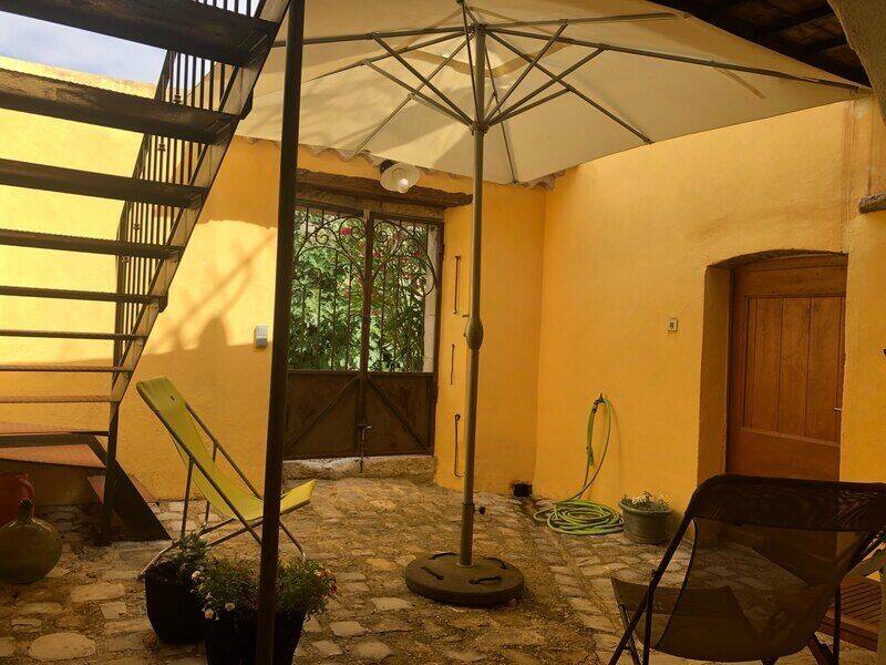 Maison 6 pièces 100 m² · à Lussan · 100 m² · 244 000 €