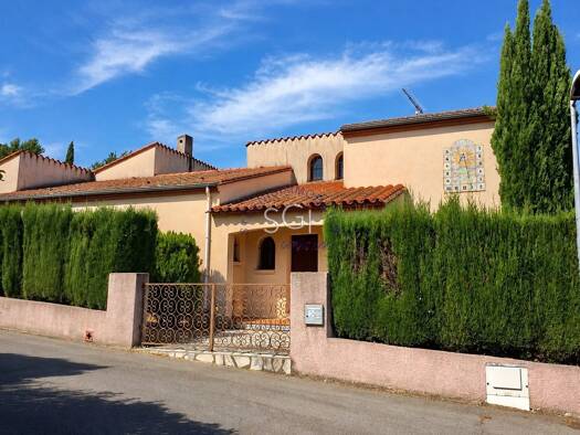 Villa à vendre 485 000 € 5 pièces 4 chambres 184 m² 941 m² de terrain Est Céret 66400