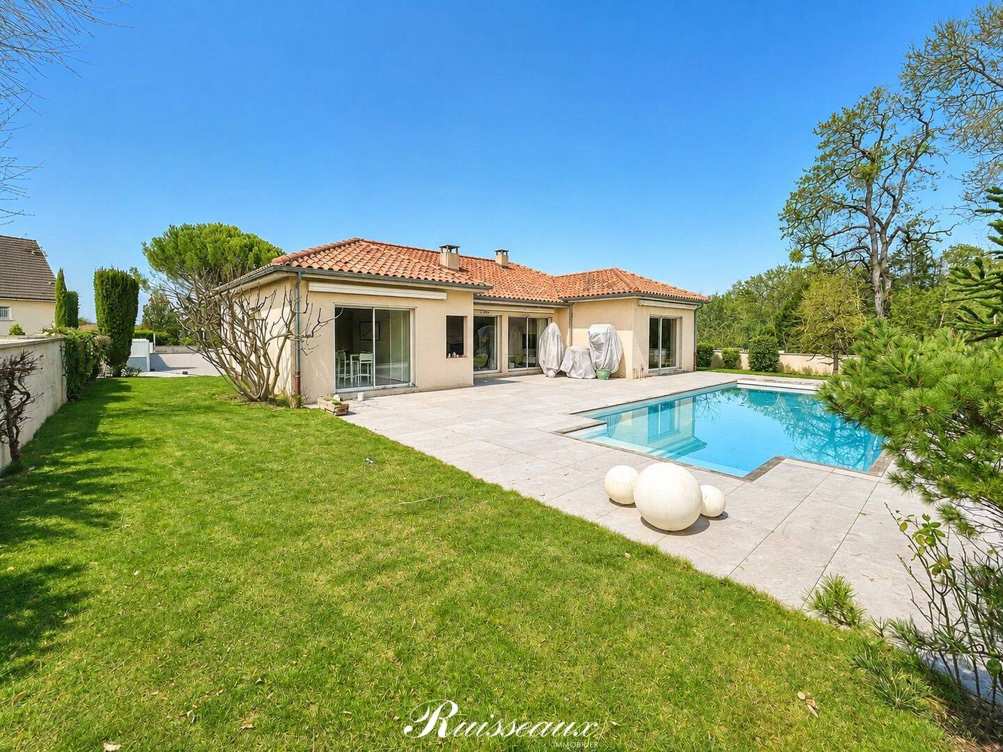 Maison 6 pièces 152 m² · à Bellefond · 152 m² · 625 000 €