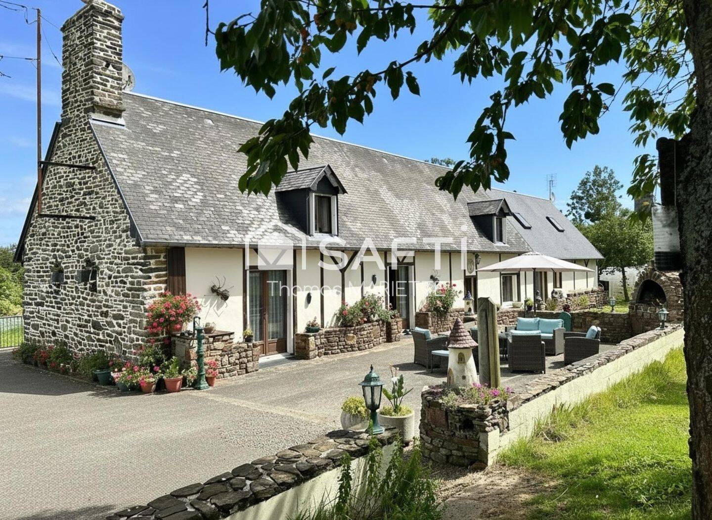 Maison 7 pièces 177 m² · à Brécey · 177 m² · 248 000 €