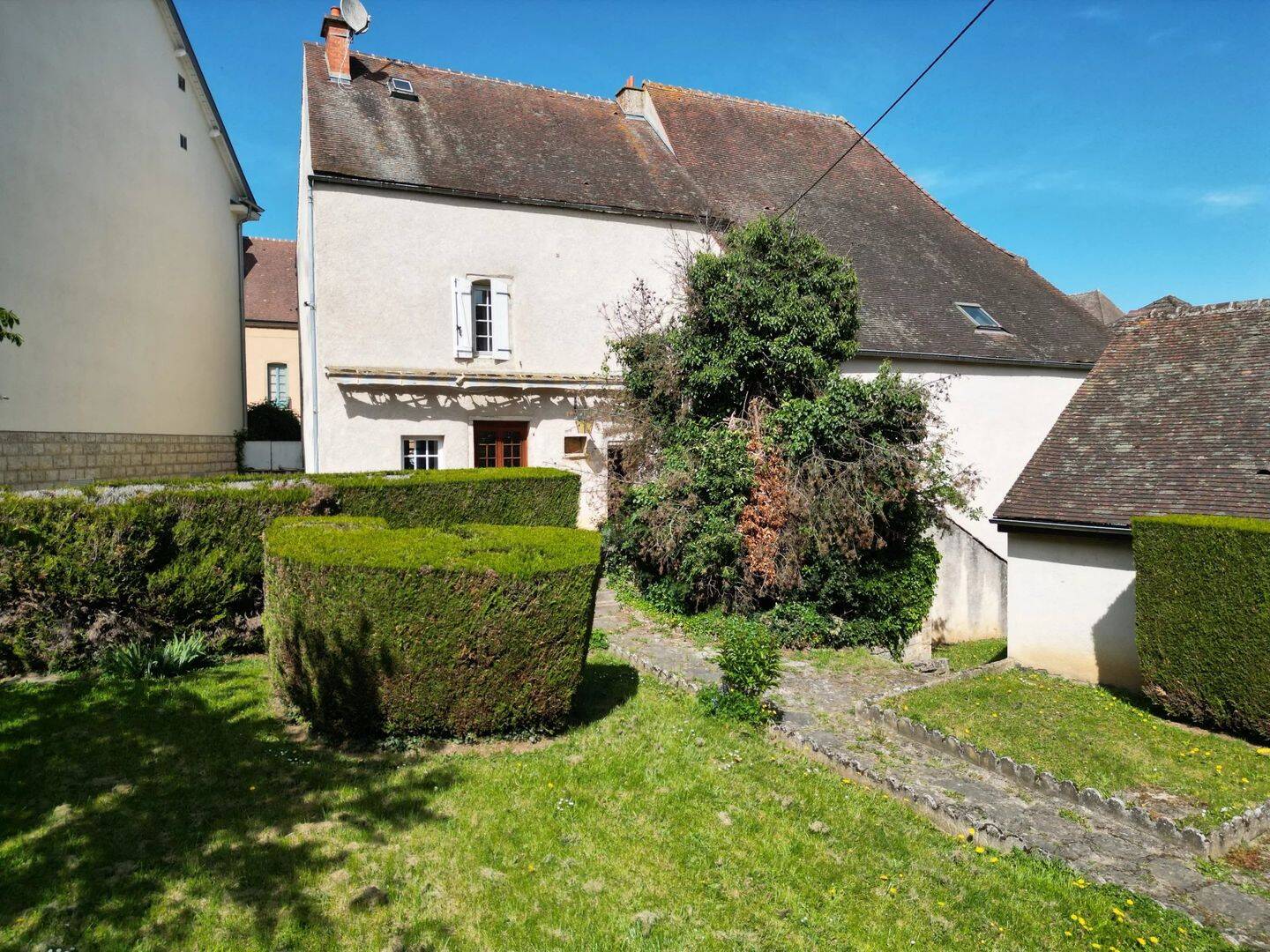 Maison 9 pièces 240 m² · à Vitteaux · 240 m² · 170 000 €