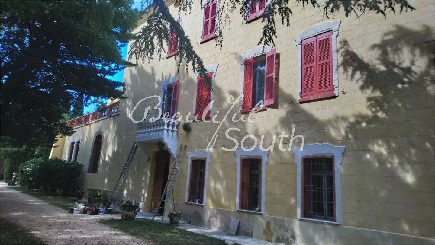 Maison 3 pièces 550 m² · à Perpignan · 550 m² · 1 900 000 €