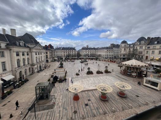 Appartement à vendre 371 000 € 3 pièces 2 chambres 87,4 m² Étage 4/4 Martroi-Cathédrale Orléans 45000