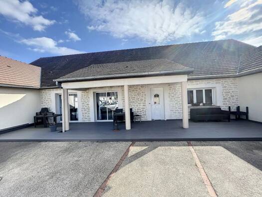 Maison à vendre 360 000 € 5 pièces 4 chambres 219 m² 1 100 m² de terrain Hôpital Romorantin-Lanthenay 41200