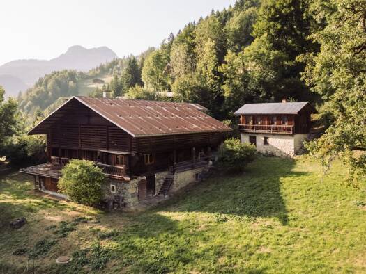Chalet à vendre 1 850 000 € 3 pièces 320 m² 14 473 m² de terrain Le Grand-Bornand 74450