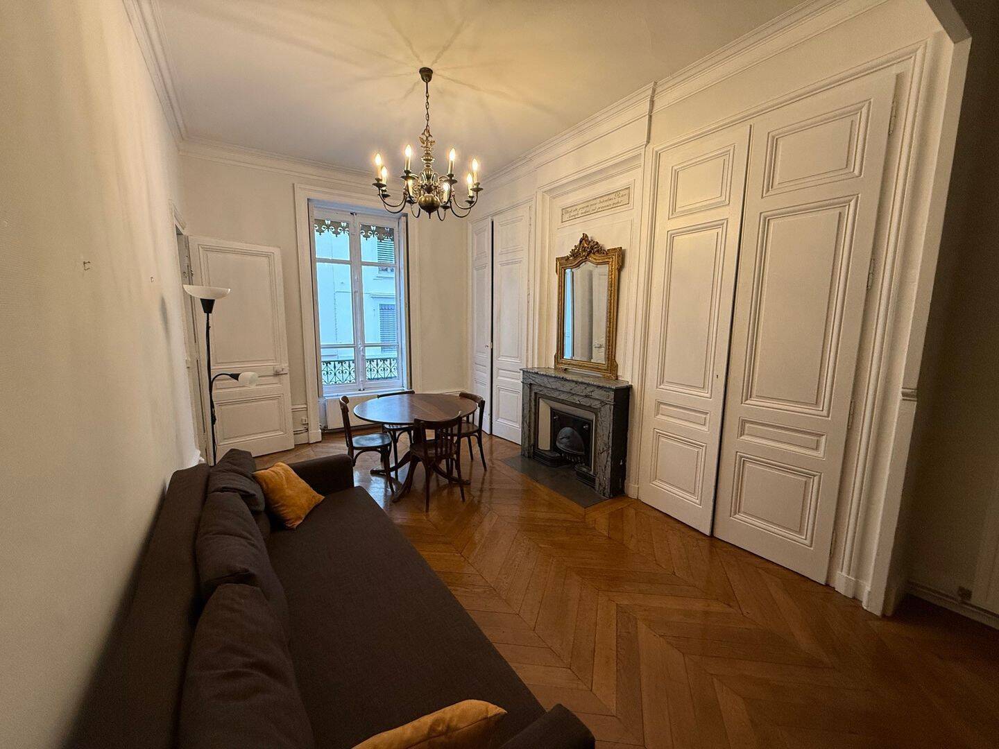 Appartement 2 pièces 80 m² · à Lyon 7ème Arrondissement · 80 m² · 1 090 €/mois