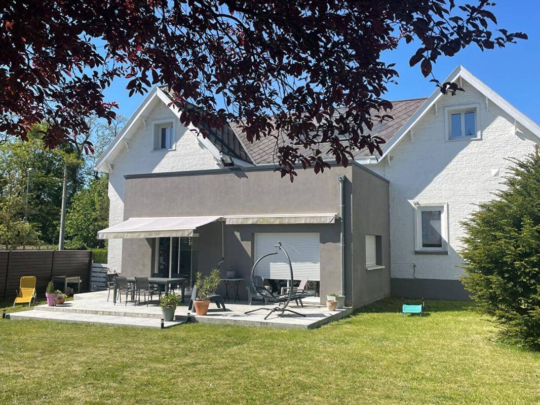Maison 9 pièces 225 m² · à Lens · 225 m² · 330 000 €