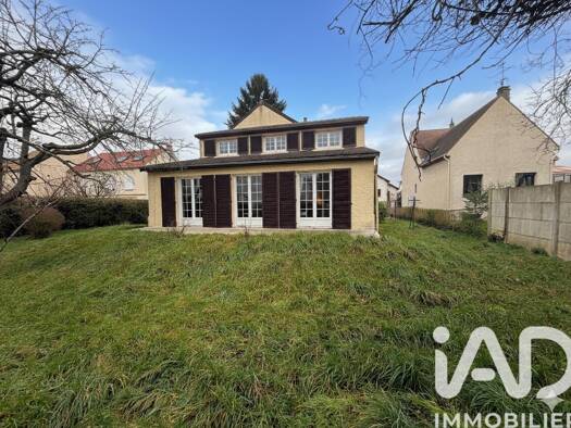 Maison à vendre 409 000 € 6 pièces 5 chambres 134,5 m² 721 m² de terrain Ouest Nord Les Clayes-sous-Bois 78340