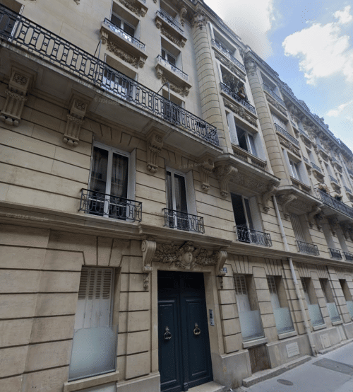 Appartement 5 pièces 145 m² · à Paris 16ème Arrondissement · 145 m² · 4 877 €
