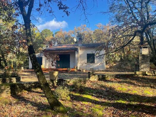 Maison de plain-pied à vendre 480 000 € 3 pièces 2 chambres 85 m² 5 360 m² de terrain Saint-Saturnin-lès-Apt 84490