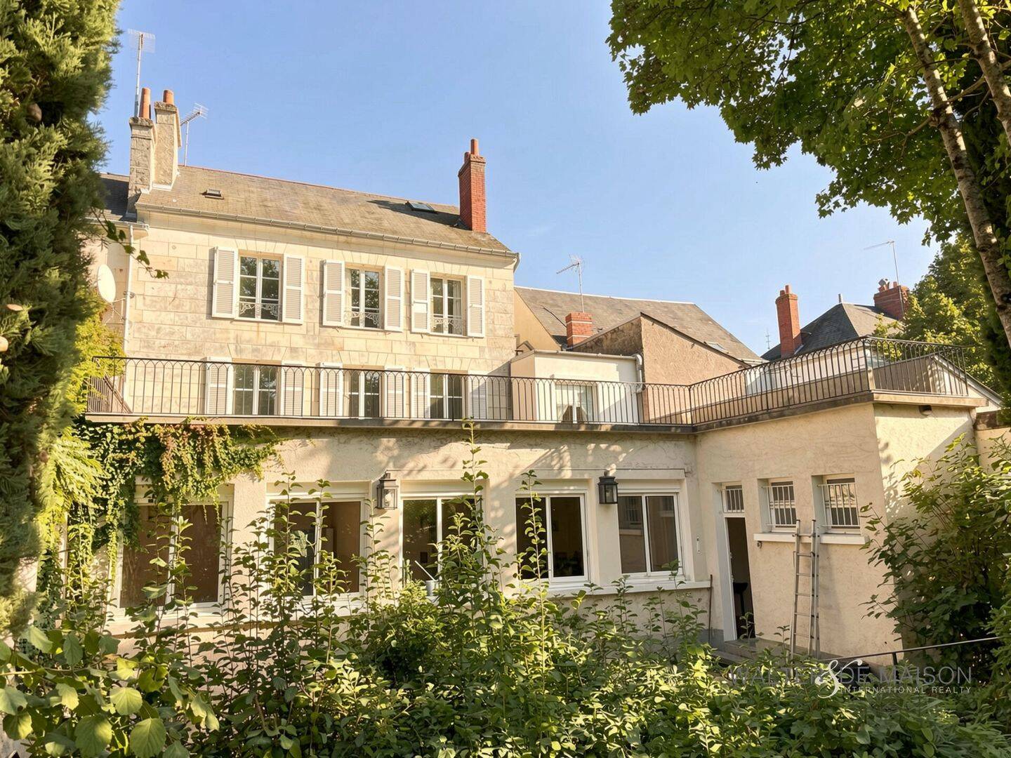 Maison 12 pièces 354 m² · à Loches · 354 m² · 590 000 €