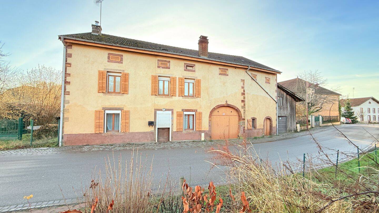Maison 6 pièces 142 m² · à Housseras · 142 m² · 65 000 €