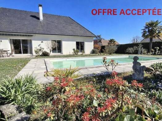 Maison de plain-pied à vendre 435 000 € 5 pièces 4 chambres 148 m² 1 032 m² de terrain Montardon 64121