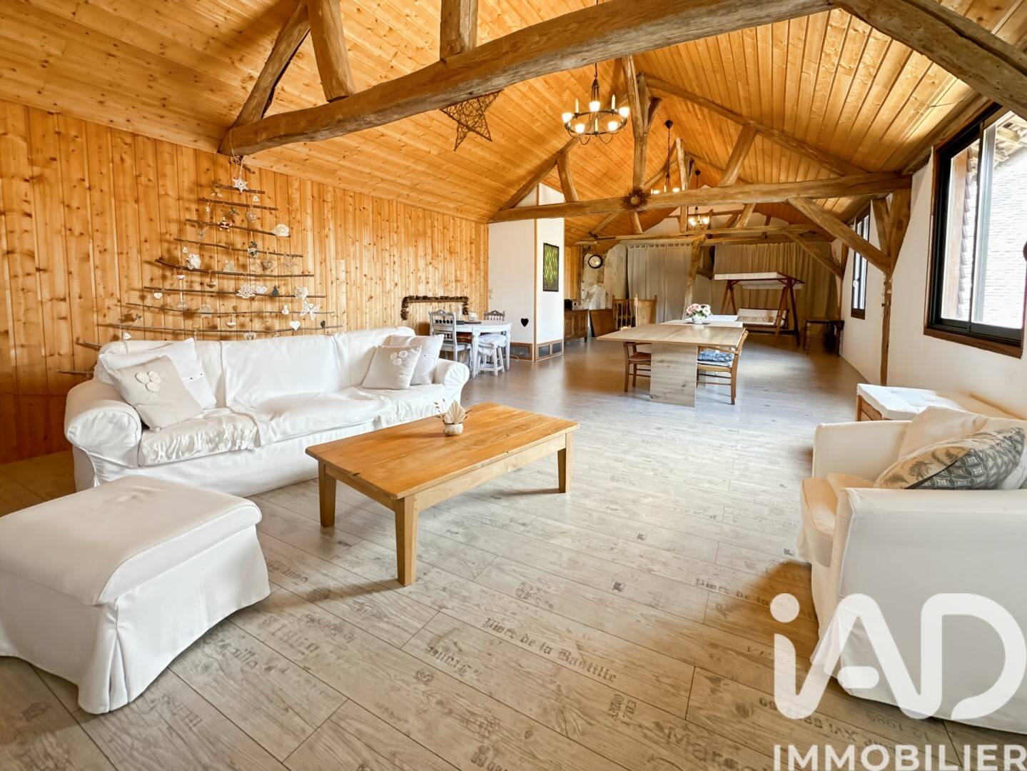Maison 11 pièces 383 m² · à La Chapelle-sur-Oreuse · 382,6 m² · 499 000 €