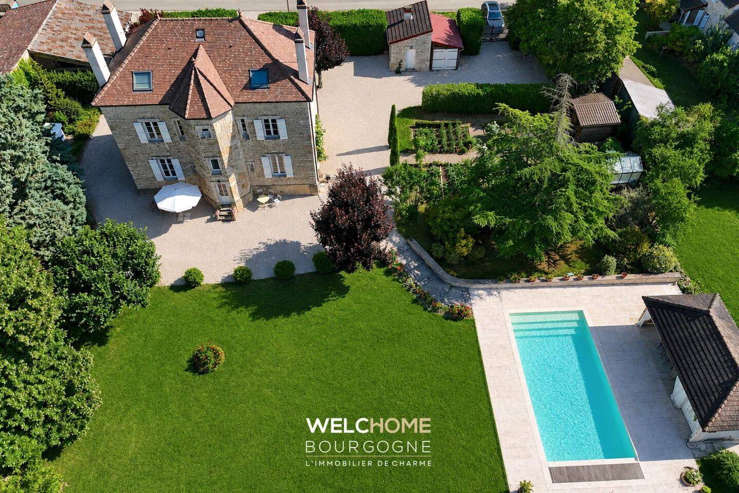 Maison 8 pièces 200 m² · à Cormatin · 200 m² · 835 000 €