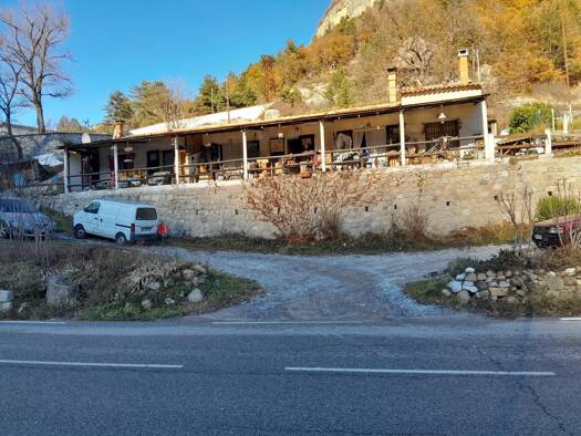 Maison à vendre 190 000 € 5 pièces 4 chambres 112 m² 1 333 m² de terrain Annot 04240