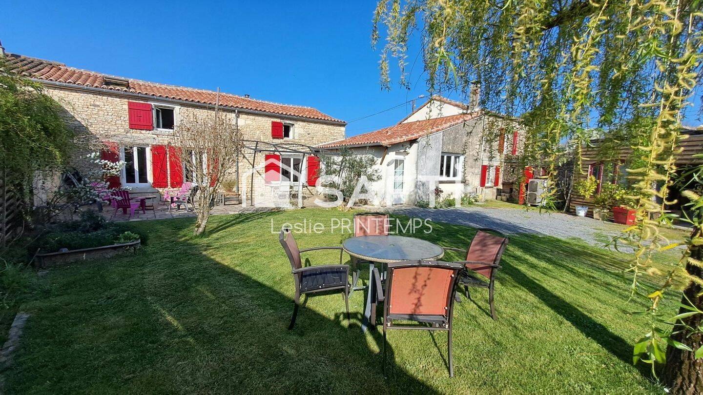 Maison 6 pièces 170 m² · à Coulonges-sur-l'Autize · 170 m² · 199 000 €