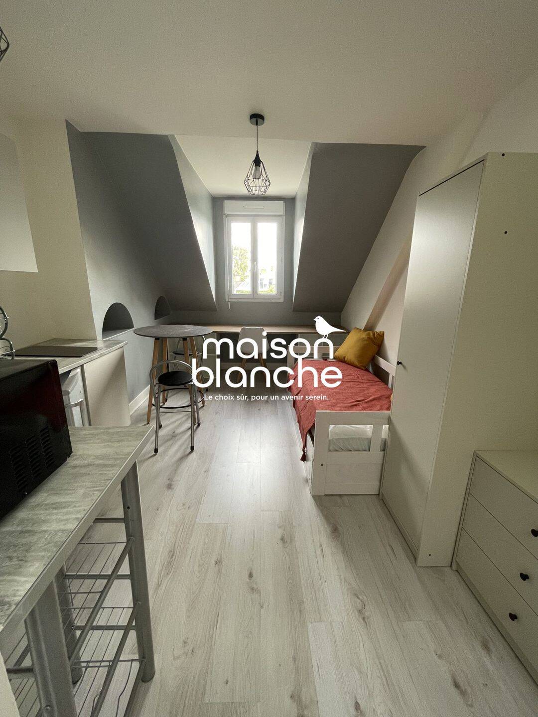 Appartement 1 pièce 15 m² · à La Riche · 14,5 m² · 400 €