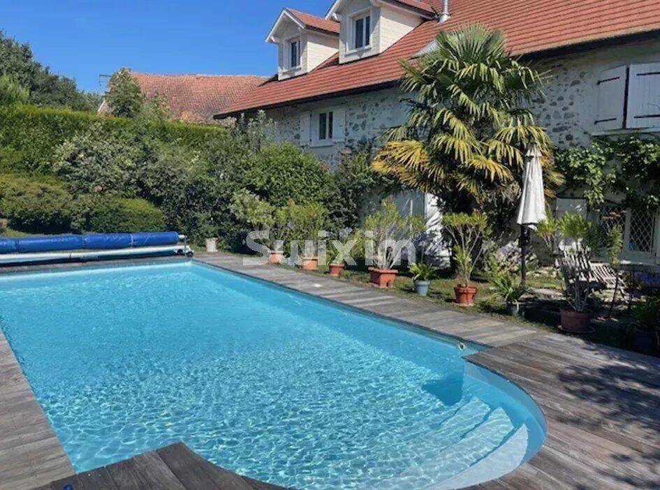 Maison 12 pièces 387 m² · à Viry · 387,5 m² · 1 490 000 €