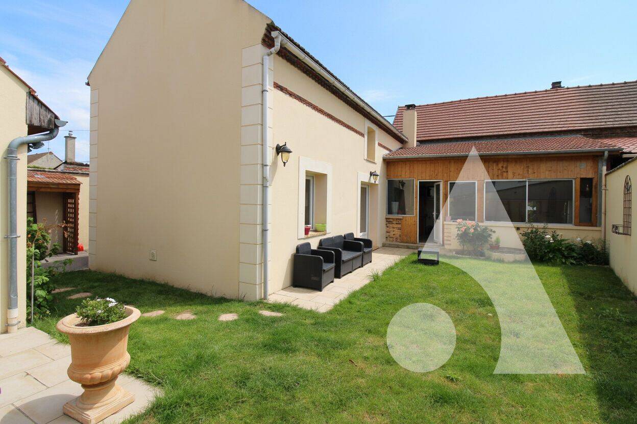 Maison 7 pièces 137 m² · à Estrées-Saint-Denis · 137 m² · 257 000 €