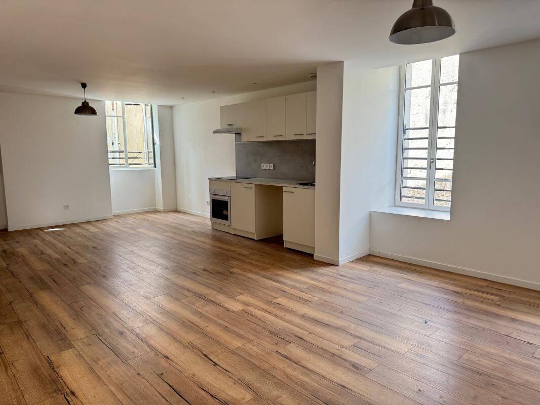 Appartement 3 pièces 74 m² · à Mazamet · 74 m² · 699 €