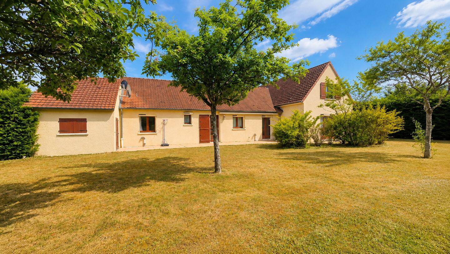 Maison 8 pièces 193 m² · à Maintenon · 193 m² · 325 500 €