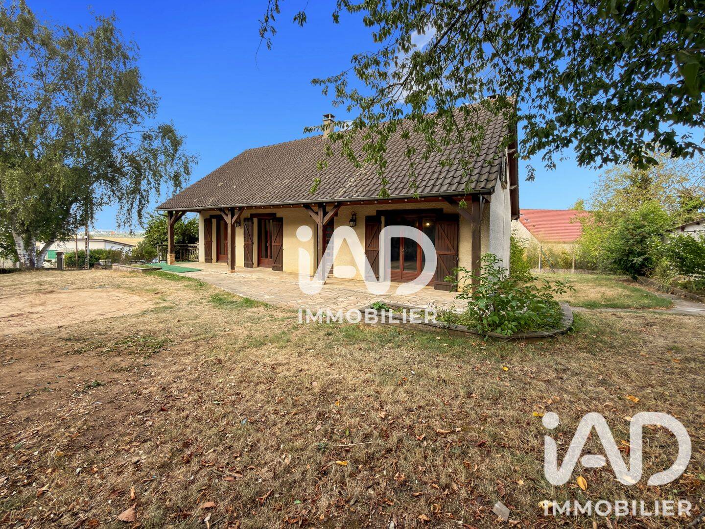 Maison 6 pièces 141 m² · à Étigny · 141 m² · 189 000 €