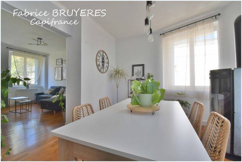 Maison 7 pièces 132 m² · à Ussel · 132 m² · 235 000 €