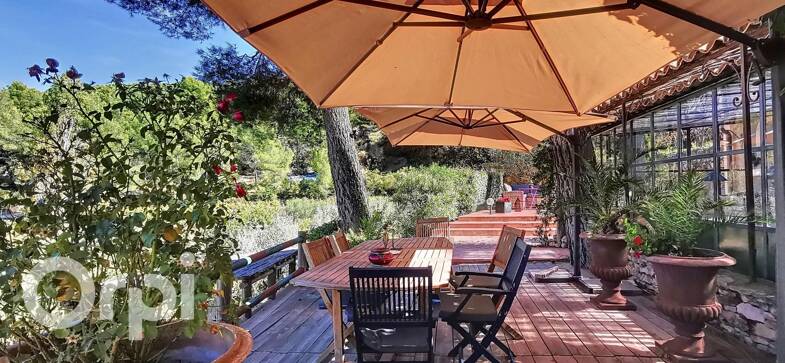 Maison à vendre 1 100 000 € 4 pièces 2 chambres 135 m² 11 519 m² de terrain Le Rouve-Gailleux-Le Val d'Arenc Le Beausset 83330