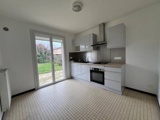 Maison à louer 930 € 5 pièces 4 chambres 123 m² 300 m² de terrain Cantepau Albi 81000