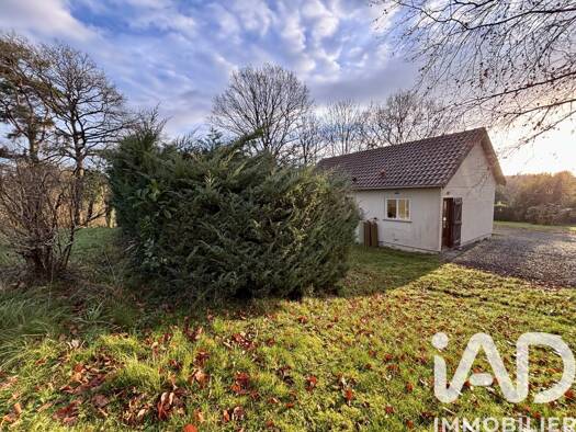 Maison à vendre 96 000 € 3 pièces 2 chambres 55,6 m² 3 000 m² de terrain Mialet 24450