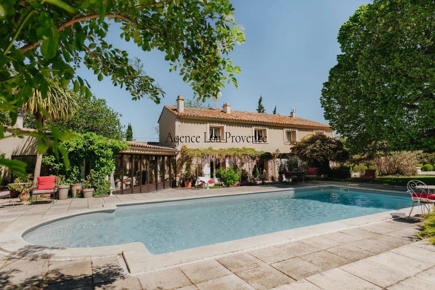 Maison 10 pièces 292 m² · à Lamanon · 292 m² · 1 440 000 €