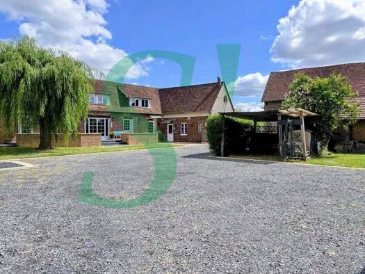 Ferme à vendre 378 000 € 7 pièces 5 chambres 327 m² 2 944 m² de terrain Chaumont-en-Vexin 60240