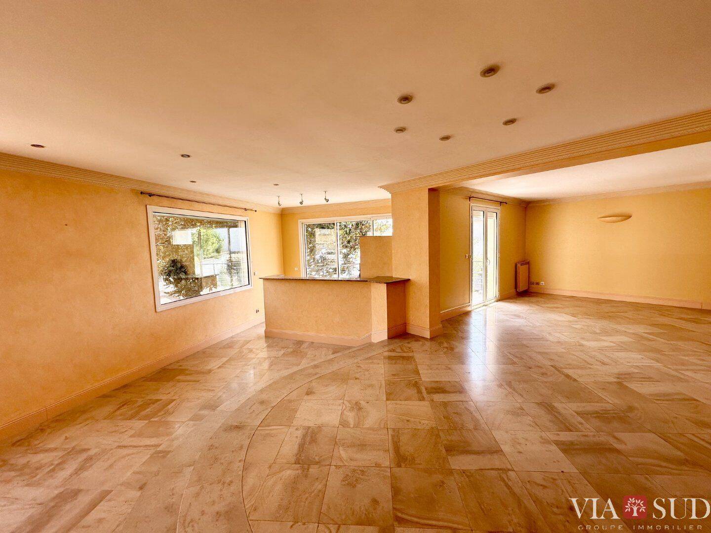 Appartement 4 pièces 181 m² · à Béziers · 181 m² · 1 250 €