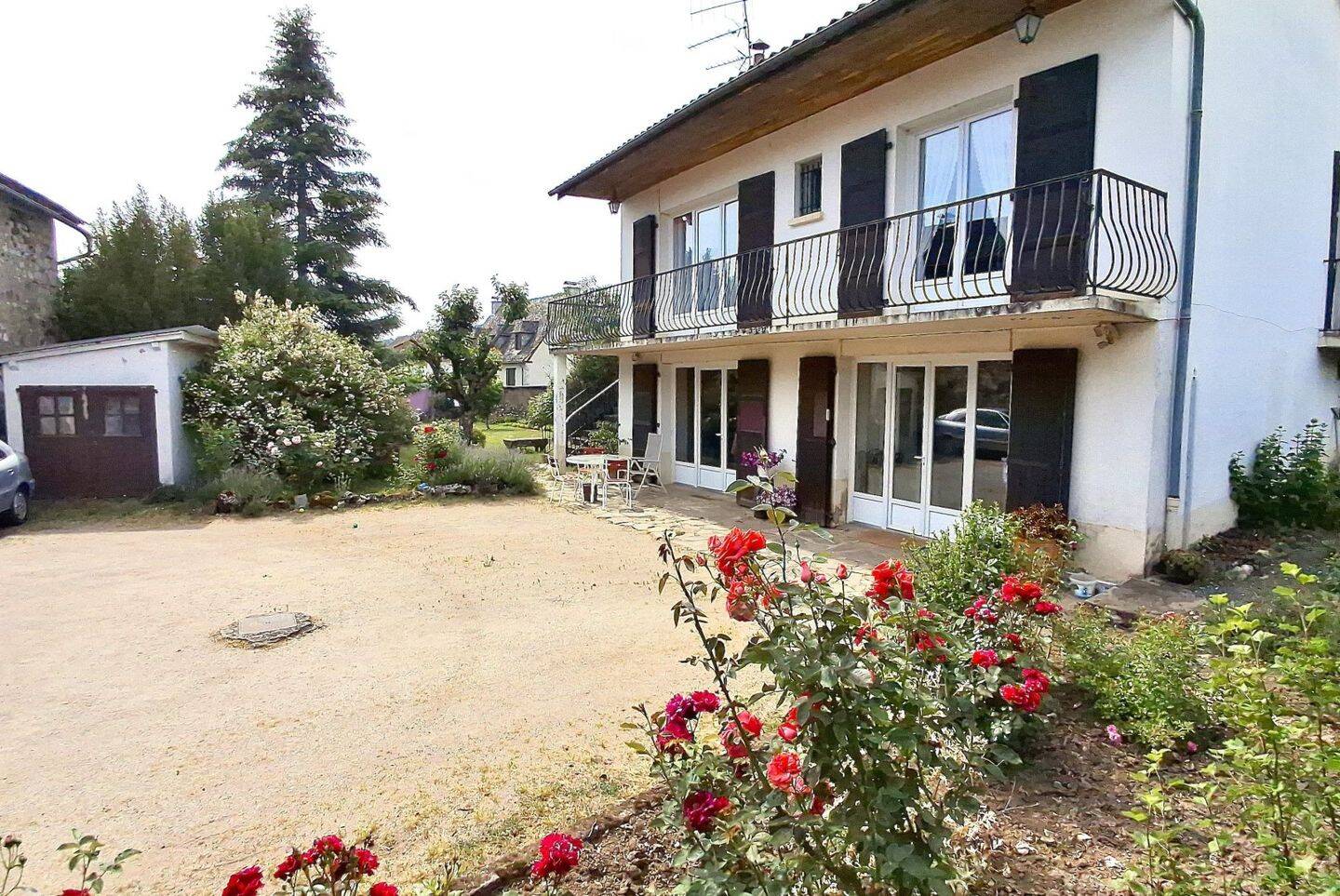Maison 5 pièces 119 m² · à Arpajon-sur-Cère · 119 m² · 174 000 €