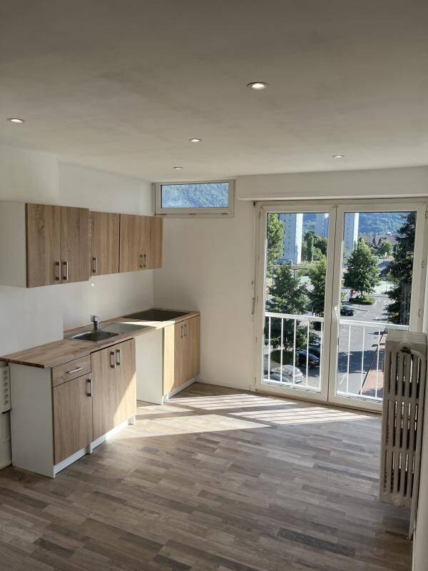 Appartement 4 pièces 64 m² · à Cluses · 64 m² · 855 €